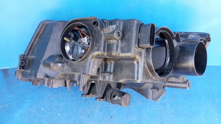 PHARE DROIT AVANT EUROPE XÉNON SKODA SUPERB II 2 3T1941016E