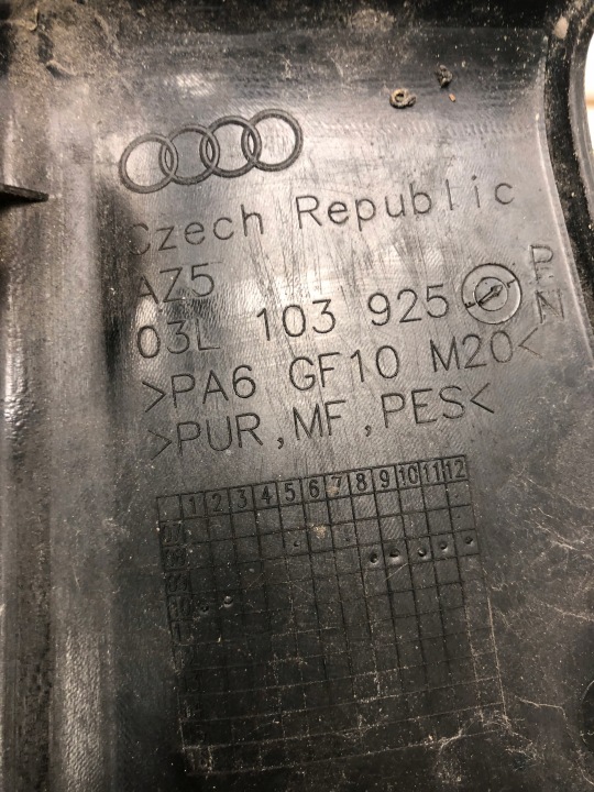 COUVERCLE PROTECTION MOTEUR AUDI TDI 03L103925P