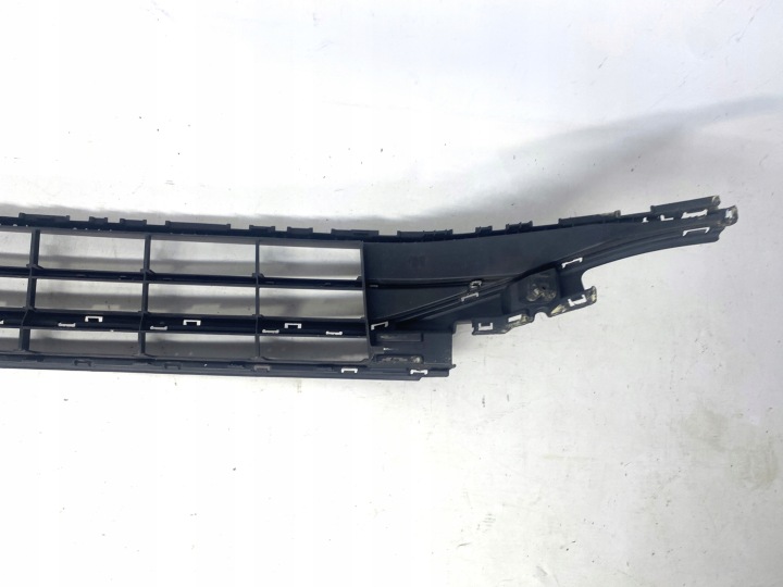 3G0853677AA GRILLE CENTRALE PARE-CHOCS VW PASSAT B8