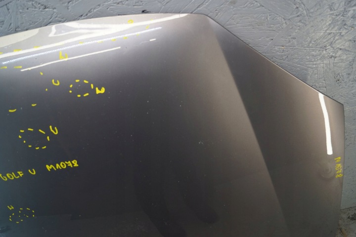 VW GOLF V CAPOT COUVERCLE MOTEUR (M1078)