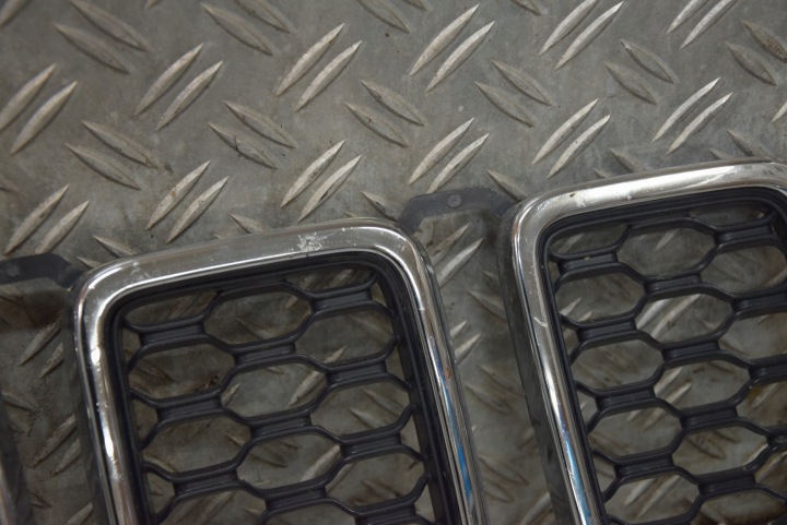 JEEP GRAND CHEROKEE WK2 LIFT GRILLE CALANDRE