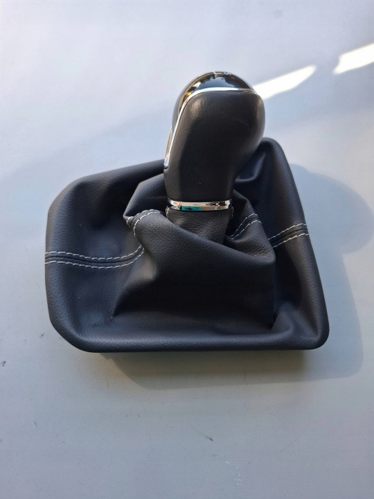 SEAT IBIZA V 6F 17- CARTER POMMEAU DE VITESSE CHANGEMENTS VITESSE 5 VITESSE