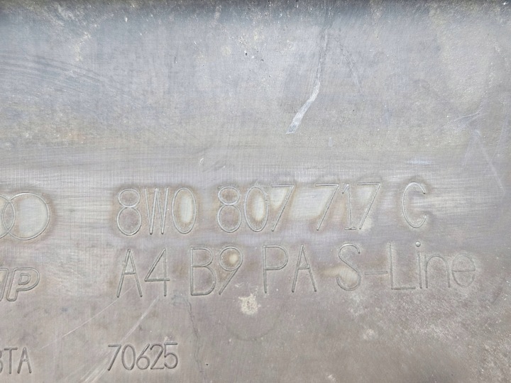 DOUBLURE PARE-CHOCS AVANT AVANT AUDI A4 S4 B9 8W 8W0807717C