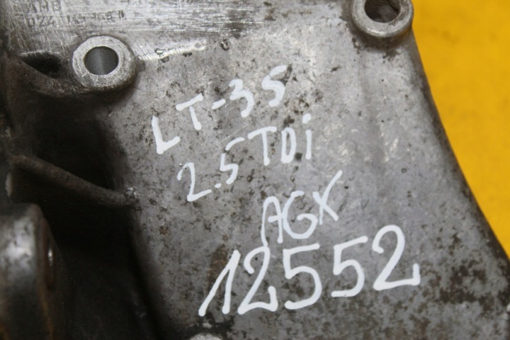 POIGNÉE SUPPORT MOTEUR 074145169D LT 35 2.5 TDI AGX
