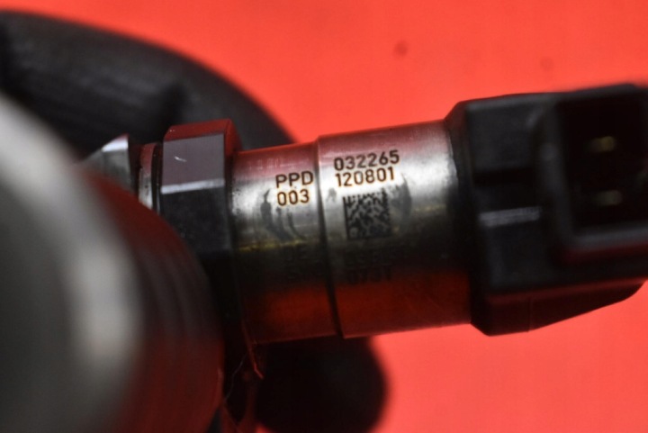 INJECTEUR INJECTEUR DE POMPE 03G130073T AUDI A3 8P 2.0 TDI 170 KM LIFT 04-08