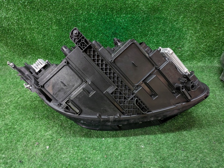 PROJECTEUR GAUCHE AVANT VW TIGUAN II 5NN 20- LIFT NR.1067