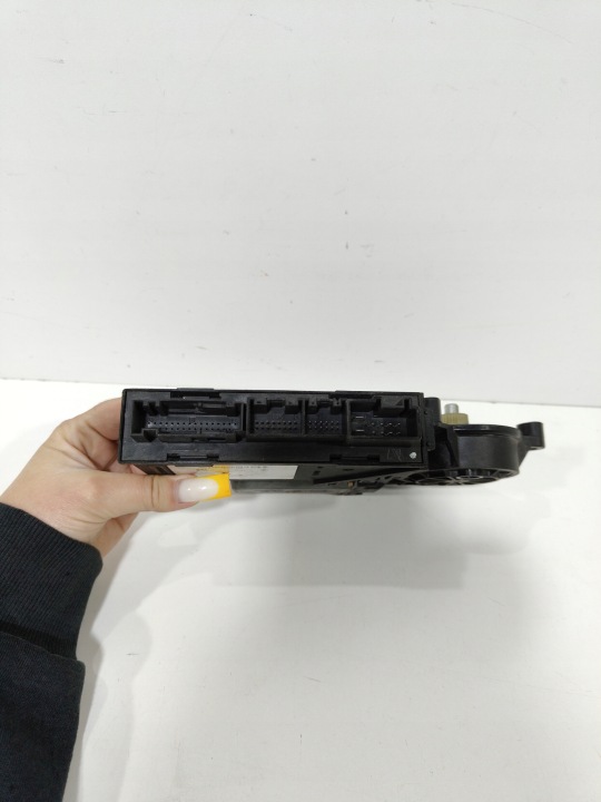 MOTEUR ÉLÉVATEUR VITRES DROIT AVANT AUDI A4 B6 0130821764 UNIVERSEL 00-05