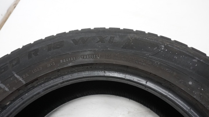 PNEU ESTIVALE GENERAL GRABBER GT 235/60 R18