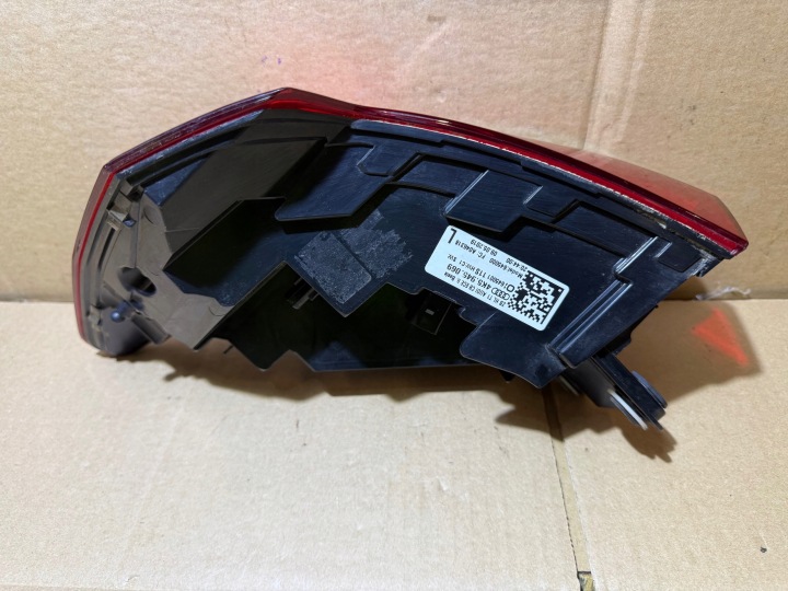 AUDI A6 C8 AVANT PHARE LED GAUCHE ARRIÈRE GAUCHE ARRIÈRE DANS AILE 4K5945069
