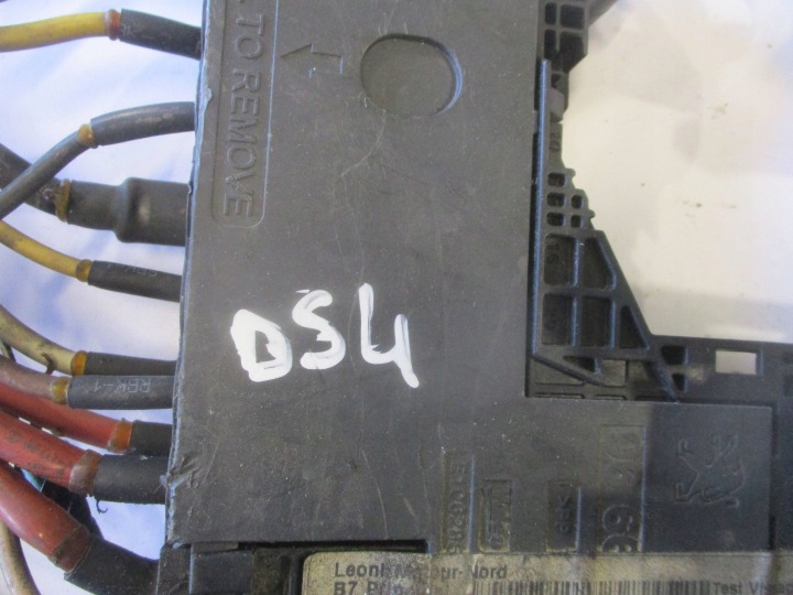 SERRE-CÂBLE MODULE CONTRÔLEUR TENSION BATTERIE CITROEN DS4 1.6 THP 9665878180