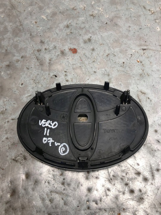 INSIGNE EMBLÈME TOYOTA VERSO II 75301-0F010