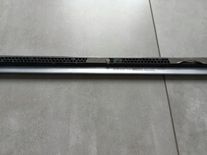 MOULURE INFÉRIEURE DROITS AVANT PORTES VW PASSAT VARIANT B7 (365) 3AA854940A