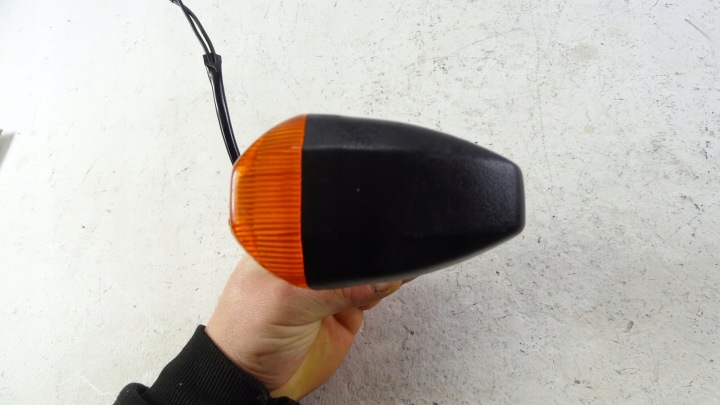 N432 YAMAHA FAZER FZS 600 98-03 CLIGNOTANT ORIGINAL