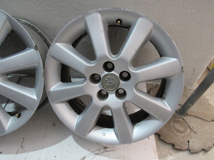 LLANTAS AVENSIS T25 5X100 16