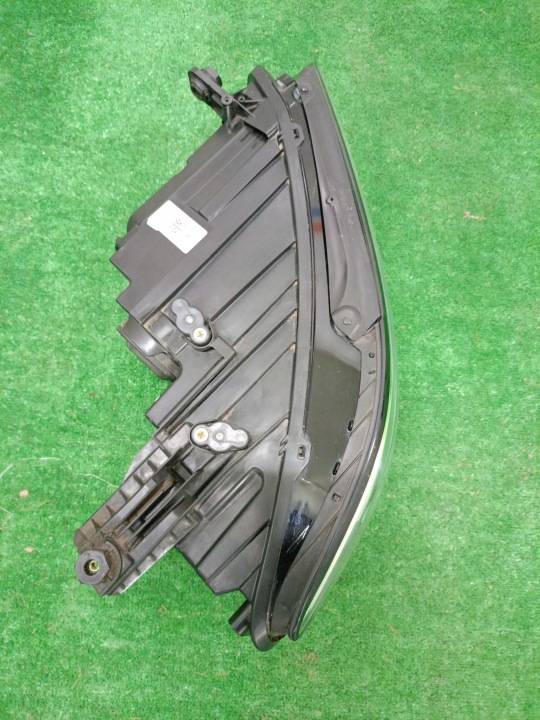 PHARE AVANT DROITE VW PASSAT B8