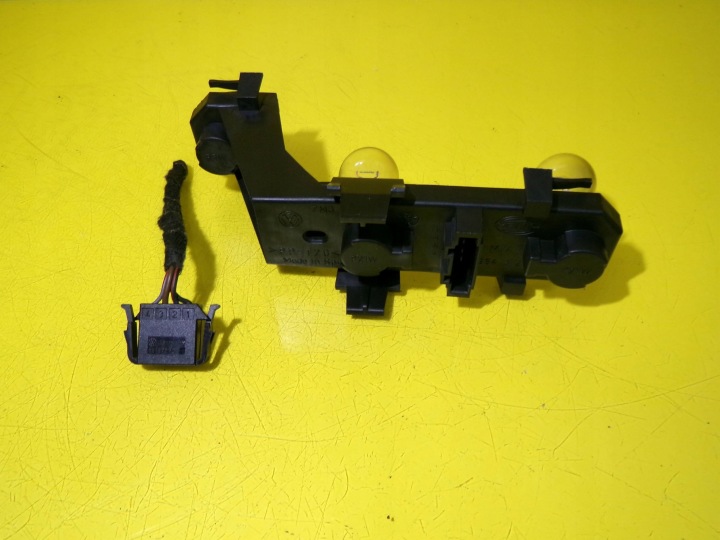 DOUILLE D'AMPOULE DROIT ARRIÈRE SEAT ALHAMBRA 2002 7M3945258 NR374