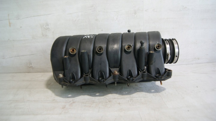 COLLECTEUR ADMISSION CADILLAC SRX 4.6