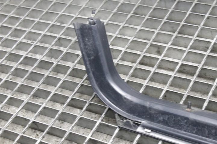 MOULURE RACLOIR ARRIÈRE DROITS PORTES CHRYSLER GRAND VOYAGER V (RT)