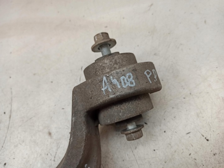 AUDI A4 B8 BRAS DE SUSPENSION AVANT DROIT AVANT 8K0407696C