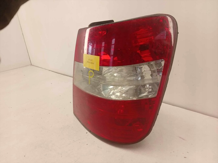 FARO DERECHA PARTE TRASERA PARTE TRASERA FIAT STILO 01-10 