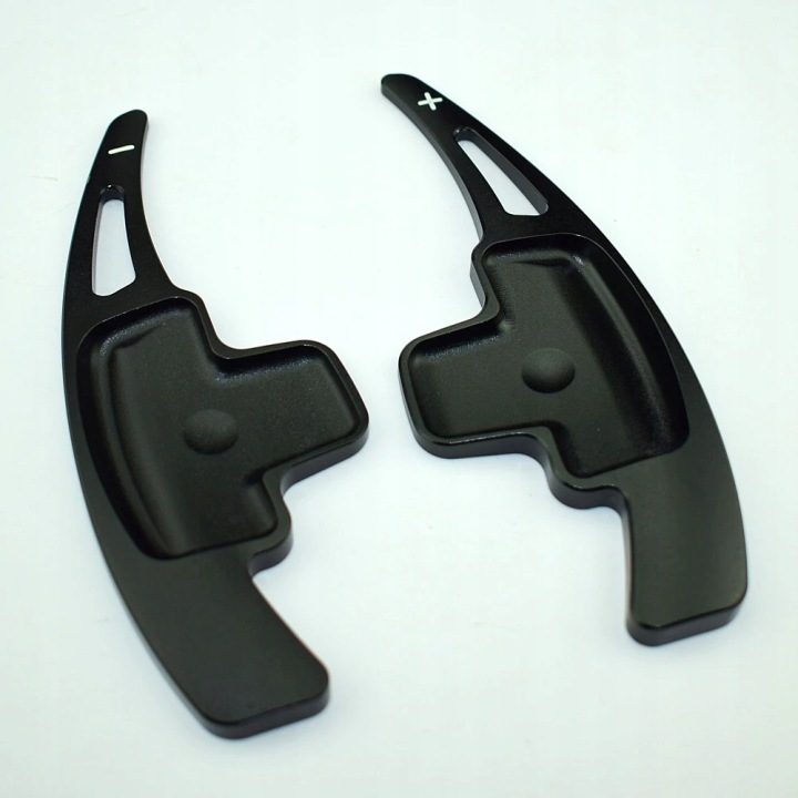 REVÊTEMENTS SUR MANETTES MERCEDES CL204 CL 204