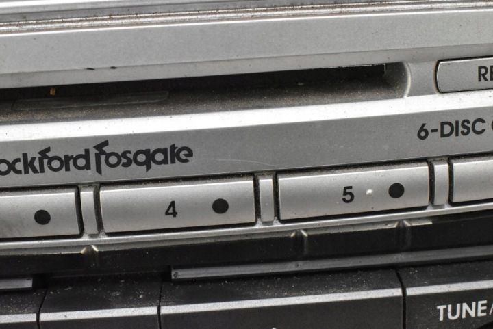 RADIO PANNEAU RADIO CD MP3 MN121397HA MITSUBISHI ECLIPSE 4 IV 4G 06-09