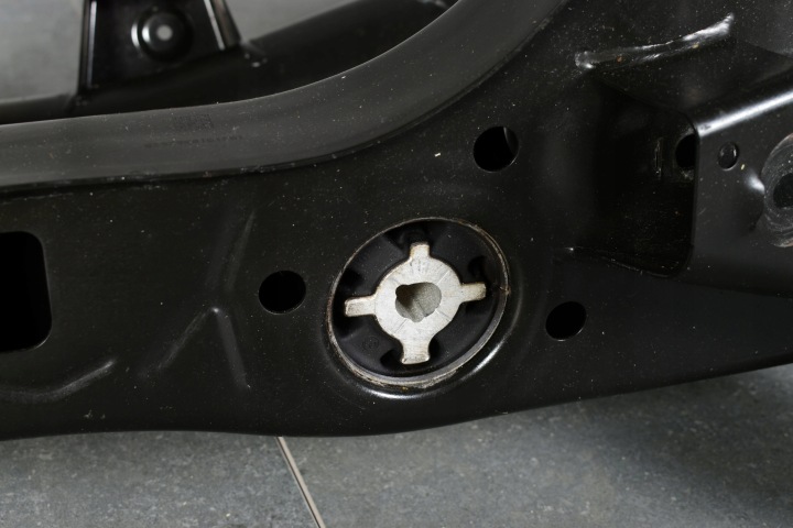 BMW 3 G20 4 G22 CHÂSSIS ARRIÈRE SUSPENSIONS POUTRE ARRIÈRE SUSPENSION 8837913