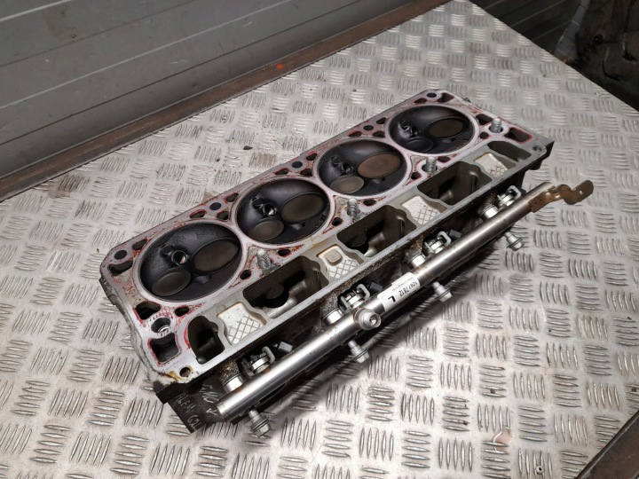 CHEVROLET CAMARO SS 6.2 V8 LT1 12620549 SUR PRAWO CULASSES OEM