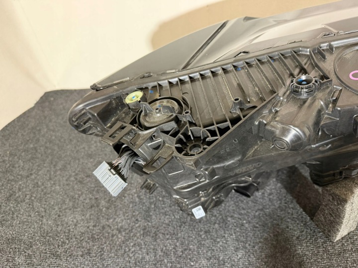 VOLVO EX90 EX-90 PIXEL COMPLET LED PHARE GAUCHE AVANT AVANT 32450062 EUROPE L325
