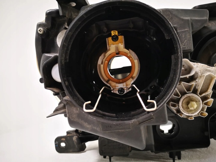 PROJECTEUR DROIT PHARE AVANT LENTILLE EUROPE 100-59079 SUZUKI GRAND VITARA 2 II