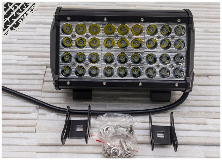 ÉCLAIRAGE AUTOMOBILE 36LED 108W