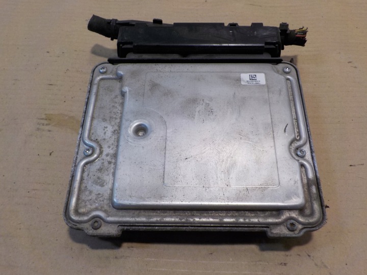 MODULE ORDINATEUR MOTEUR PASSAT B6 1,8 FSI 06J906026
