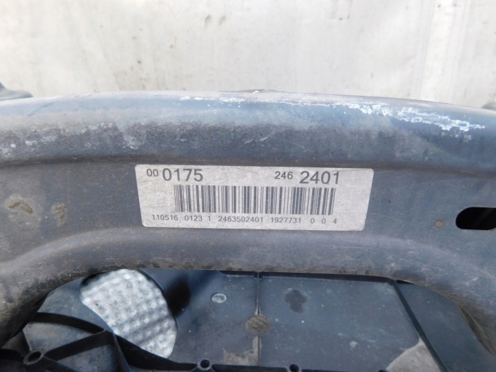 CHÂSSIS POUTRE SUSPENSIONS ARRIÈRE AXE INFINITI Q30 W246 CLA W117 GLA X156