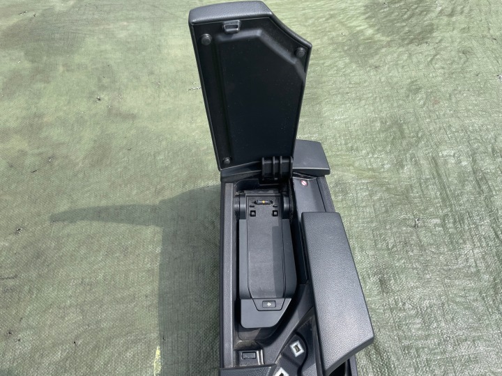 BMW E60 E61 ACCOUDOIR TUNNEL CENTRAL NOIR CUIR 7034086