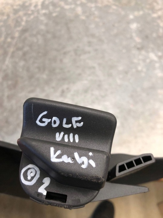 STORE COUVERCLES DE COFFRE VW GOLF VIII UNIVERSEL 5H9867871F