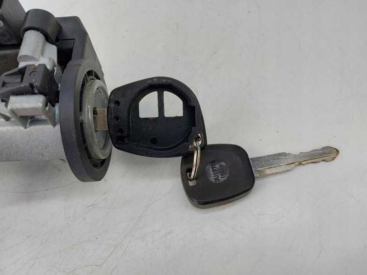 CONTACTEUR D'ALLUMAGE CLÉ 33970-65J00 SUZUKI SX4