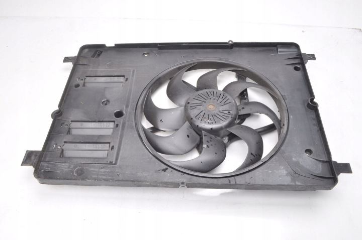 VOLVO V40 II 1.5 T3 152KM VENTILATEUR RADIATEUR EAU 31368504
