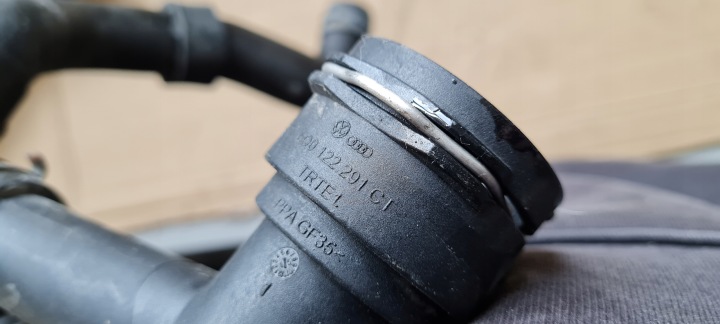 S3 8V BERLINE A3 FIL TUYAU EAU 2.0 TFSI CYF 5Q0122291CT