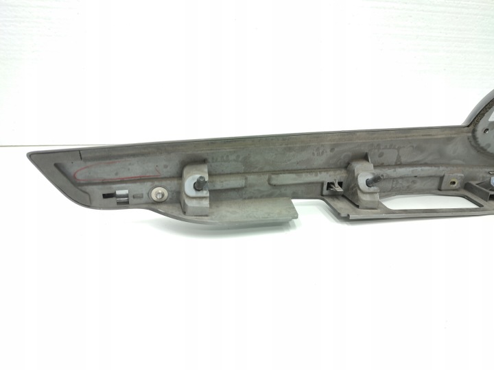 CACHE MOULURE COUVERCLES DE COFFRE ARRIÈRE TOYOTA VERSO LIFT 76811-0F090