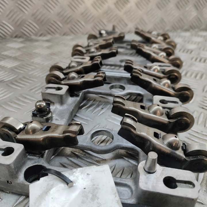 CULBUTEUR FORD TRANSIT FURGON 6C106K551BA 28454256 2.2L 114KW 2015