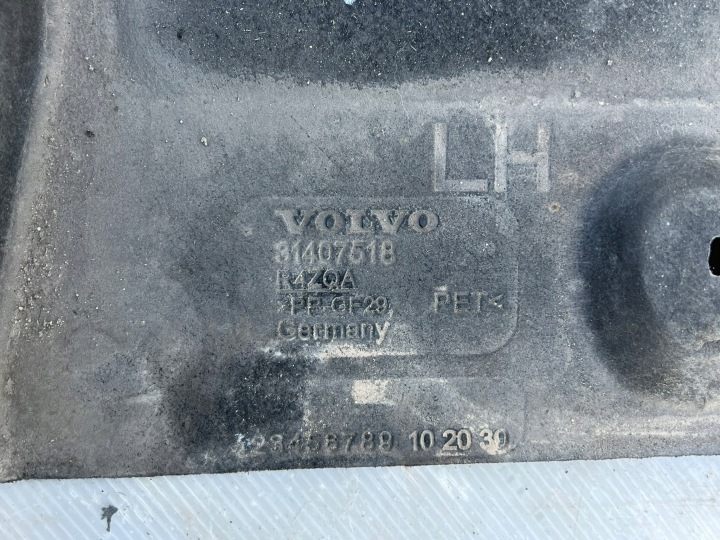 PLAQUE PROTECTION CHÂSSIS GAUCHE ORIGINAL 31407518 VOLVO V40 II 17R