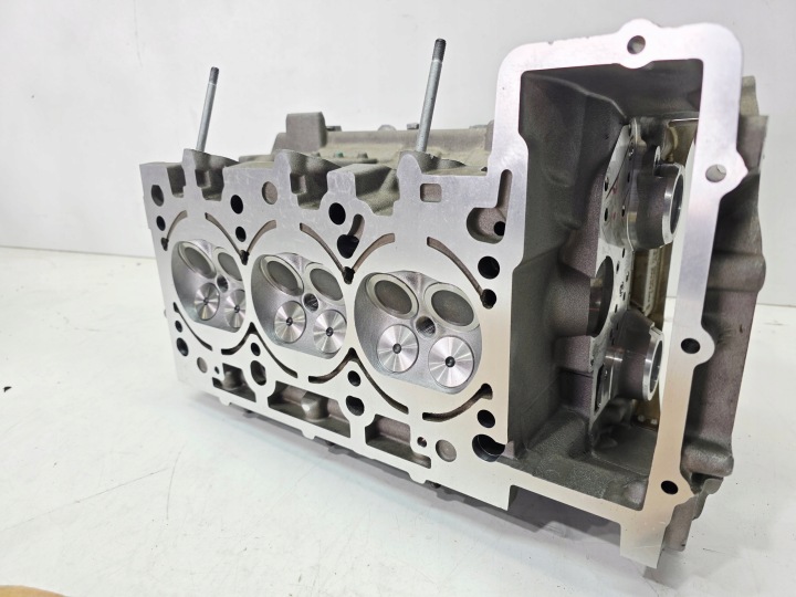 CULASSE DROITE AUDI A4 B7 A6 C6 3.2 FSI 06E103374B 06E103286D