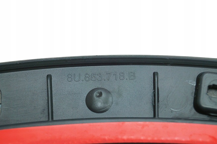 MOULURE GARDE-BOUE DROIT AVANT AUDI Q3 8U