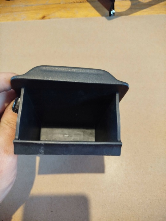 BOÎTE À GANTS TOYOTA AVENSIS T220 5544105010