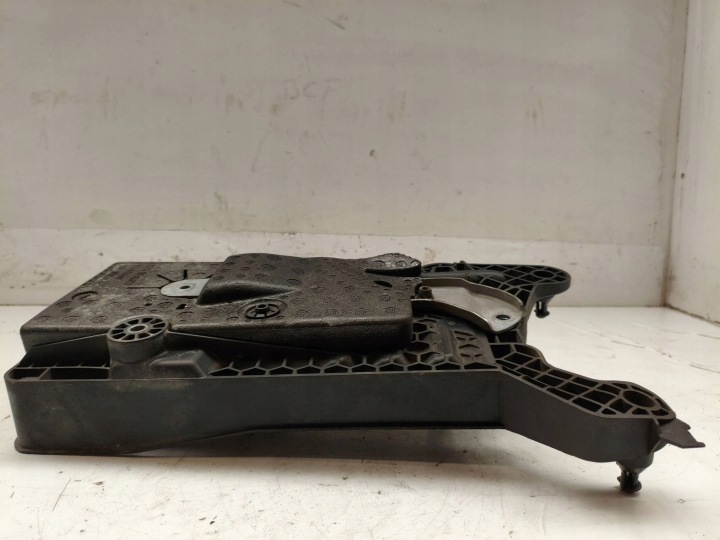 SKODA KODIAQ SUPPORT BATTERIE ÉTAGÈRE 5QF915325