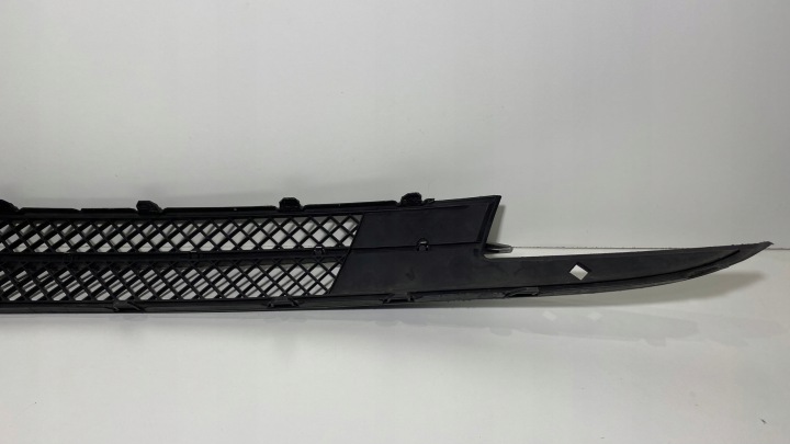 GRILLE CENTRALE PARE-CHOCS BMW E81 E87 7182367