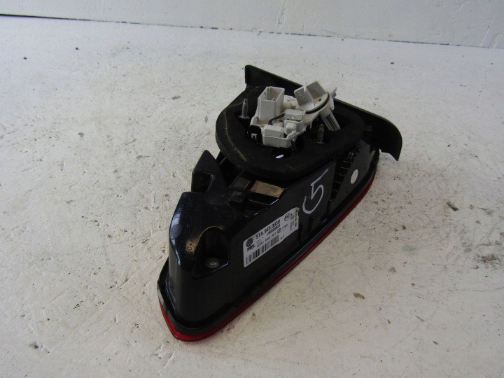 VW TOURAN II PHARE GAUCHE ARRIÈRE DANS COUVERCLE DE COFFRE 5TA945093D