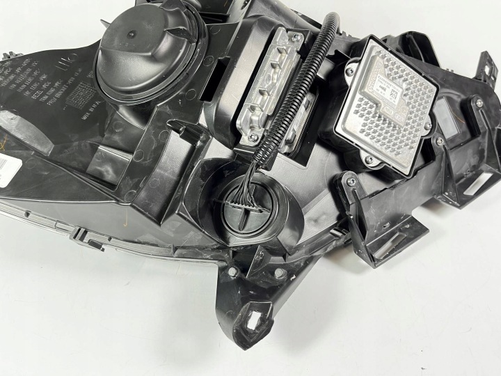 CHEVROLET CORVETTE C7 PROJECTEUR PHARE AVANT GAUCHE AVANT 2014-19