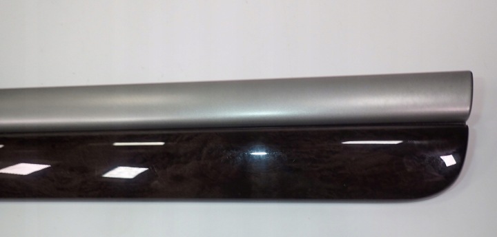 MOULURE PORTES DROIT ARRIÈRE A8 D3 LONG 4E4867420N 3J3