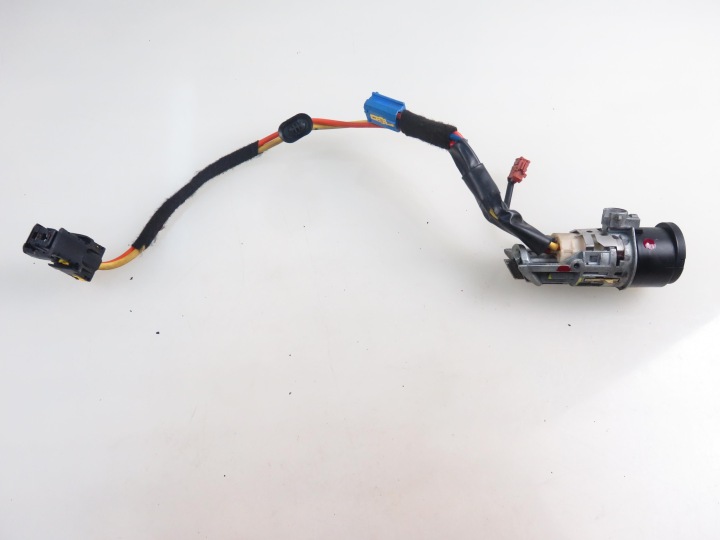 CONTACTEUR D'ALLUMAGE INSERTS PEUGEOT 406 N0500109 9640878380